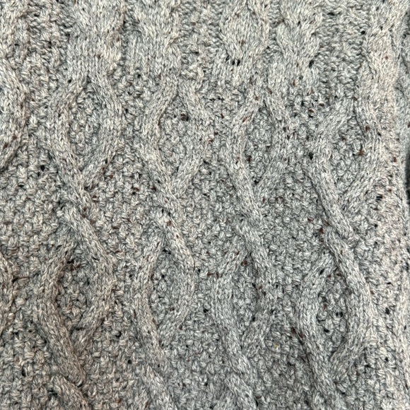 CAT & JACK XS (4/5) GRAY CABLE KNIT SWEATER - Picture 4 of 5